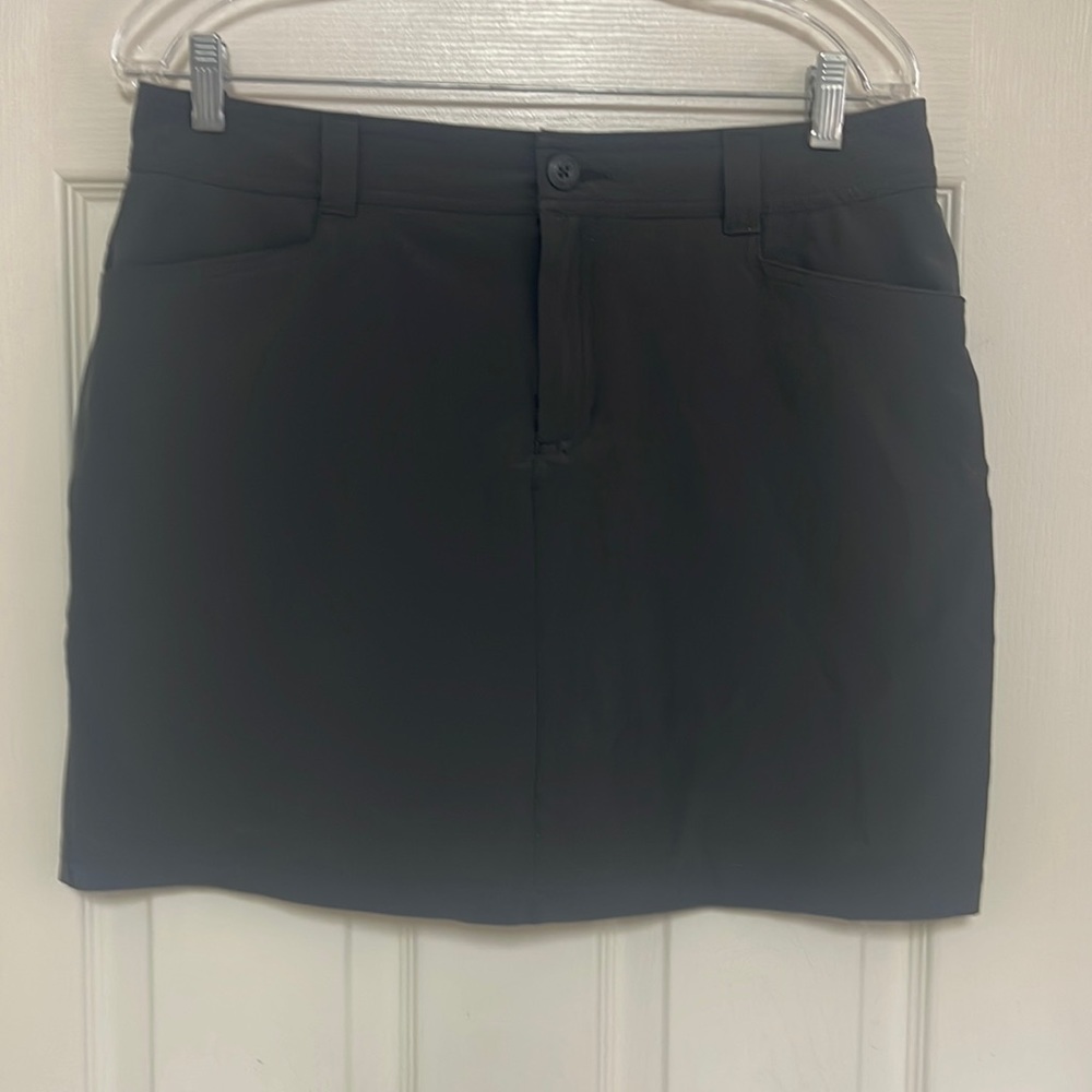 Eddie Bauer gray skort. Size 10. Great condition!